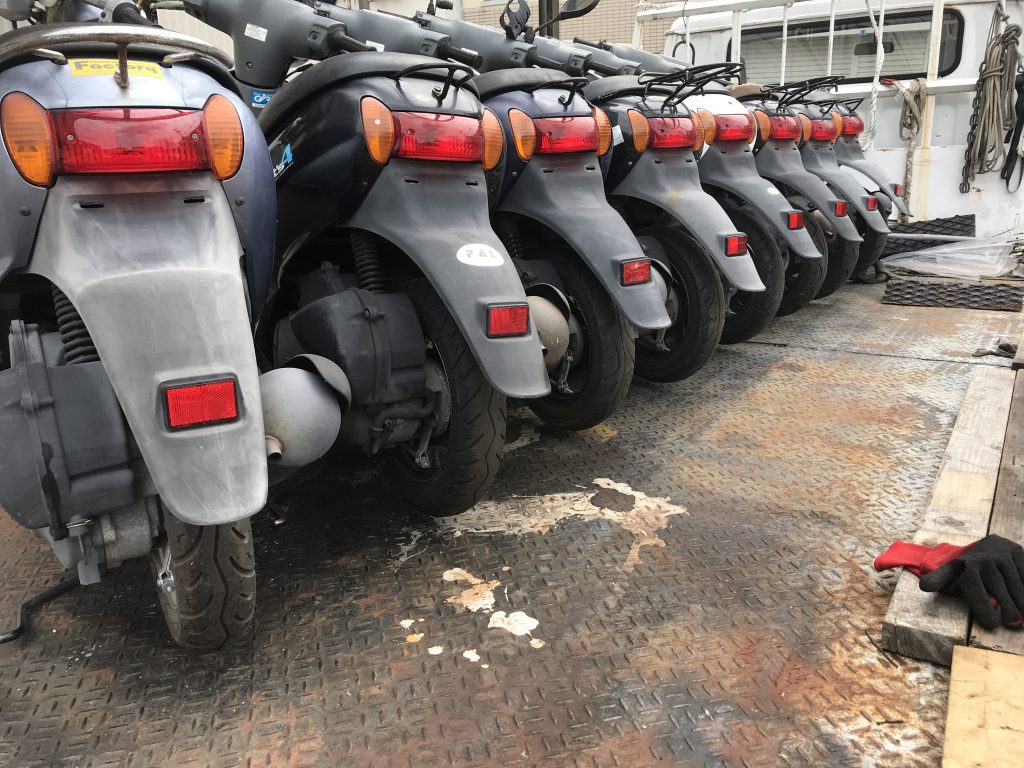 大量のレッツ4を貿易に出すことのメリット | 大阪でバイクの無料廃車